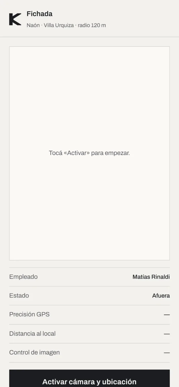 La app de fichada antes de empezar: muestra el local, el empleado y el botón para activar cámara y ubicación.